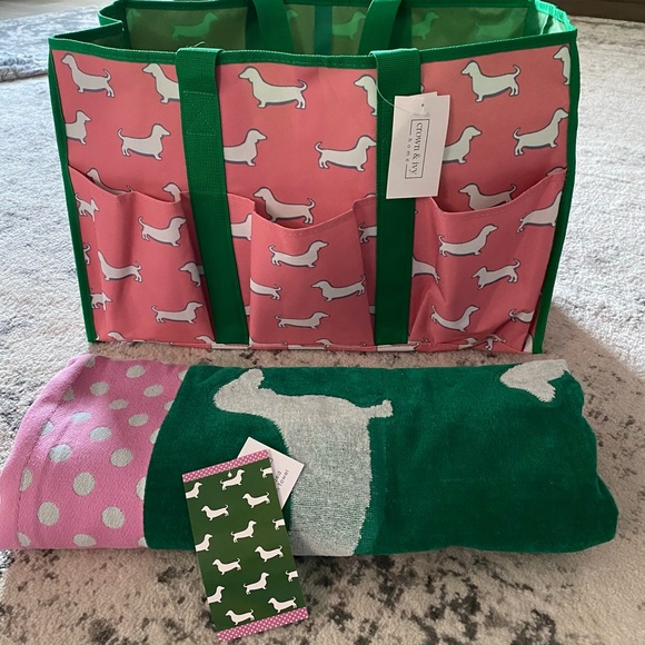NWT Pink & Green Dachshund Dog Travel Beach Swim Tote Bag & Matching Towel Set - Picture 7 of 7